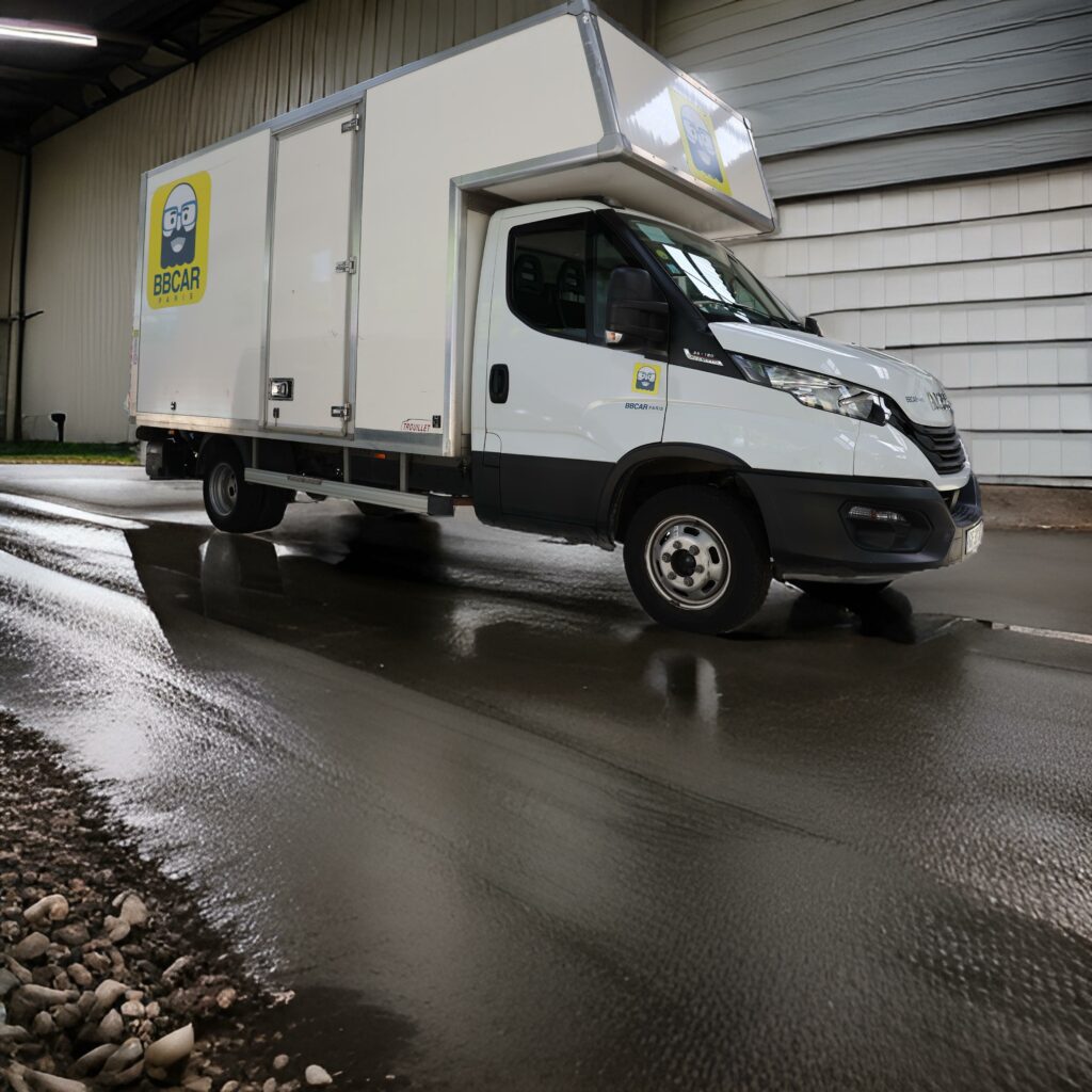 Camion 22M3 Hayon porte latérale audiovisuel, cinéma évènementiel